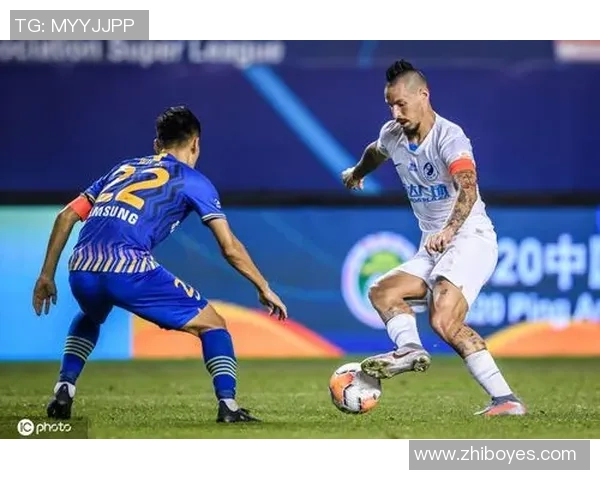 中超精彩对决江苏苏宁迎战大连人全场直播不容错过